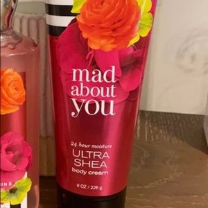 Body wash and lotion. Open to offers!